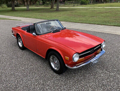 Triumph-TR6-1972-5