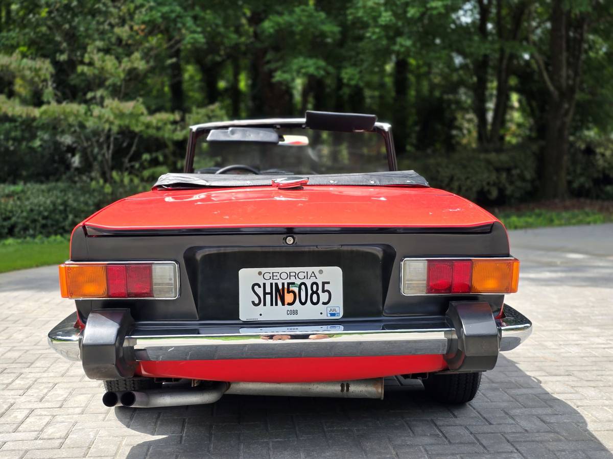 Triumph-Tr6-1974-5