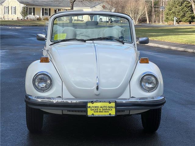 Volkswagen-Beetle-Cabriolet-1977-1