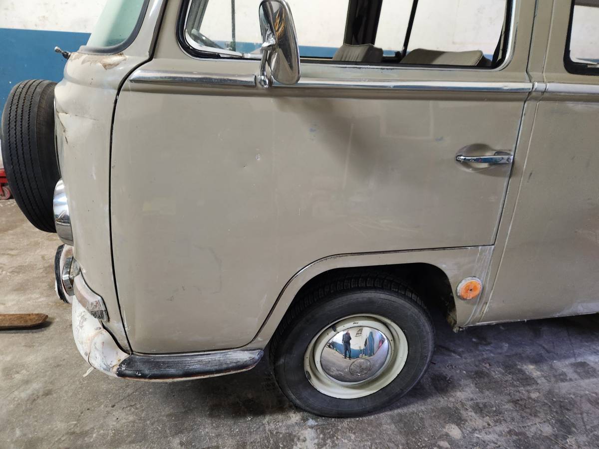 Volkswagen-Bus-1969-16