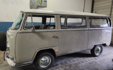 Volkswagen-Bus-1969-18