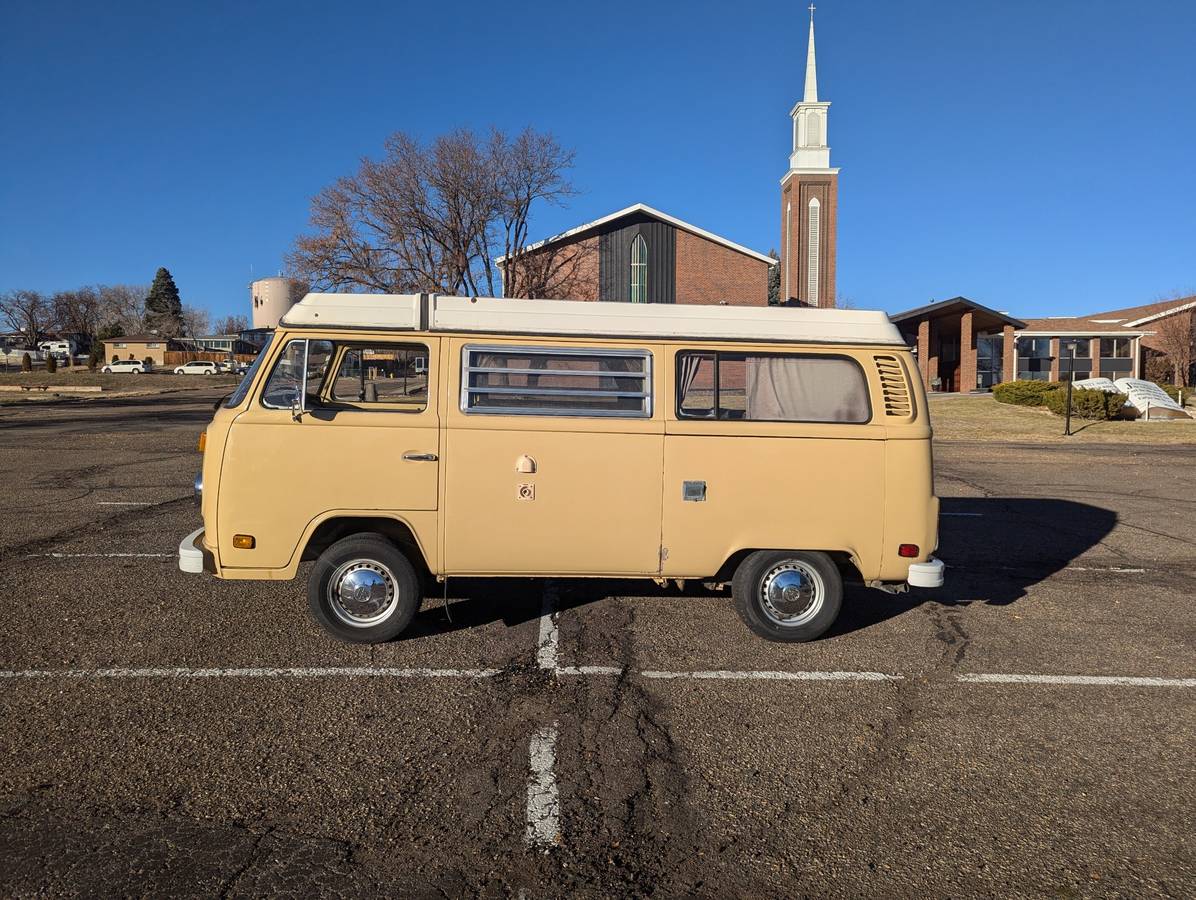 Volkswagen-Bus-1978-1