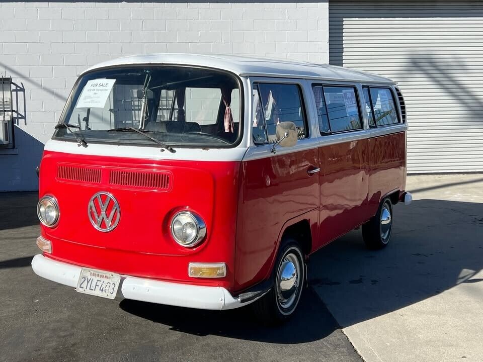 Volkswagen Bus/Vanagon  year1}