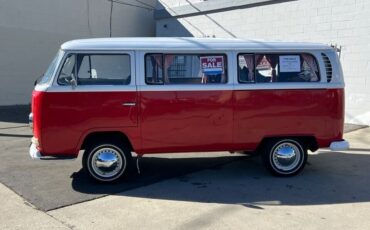 Volkswagen-BusVanagon-1970-4