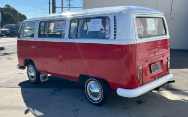 Volkswagen-BusVanagon-1970-5