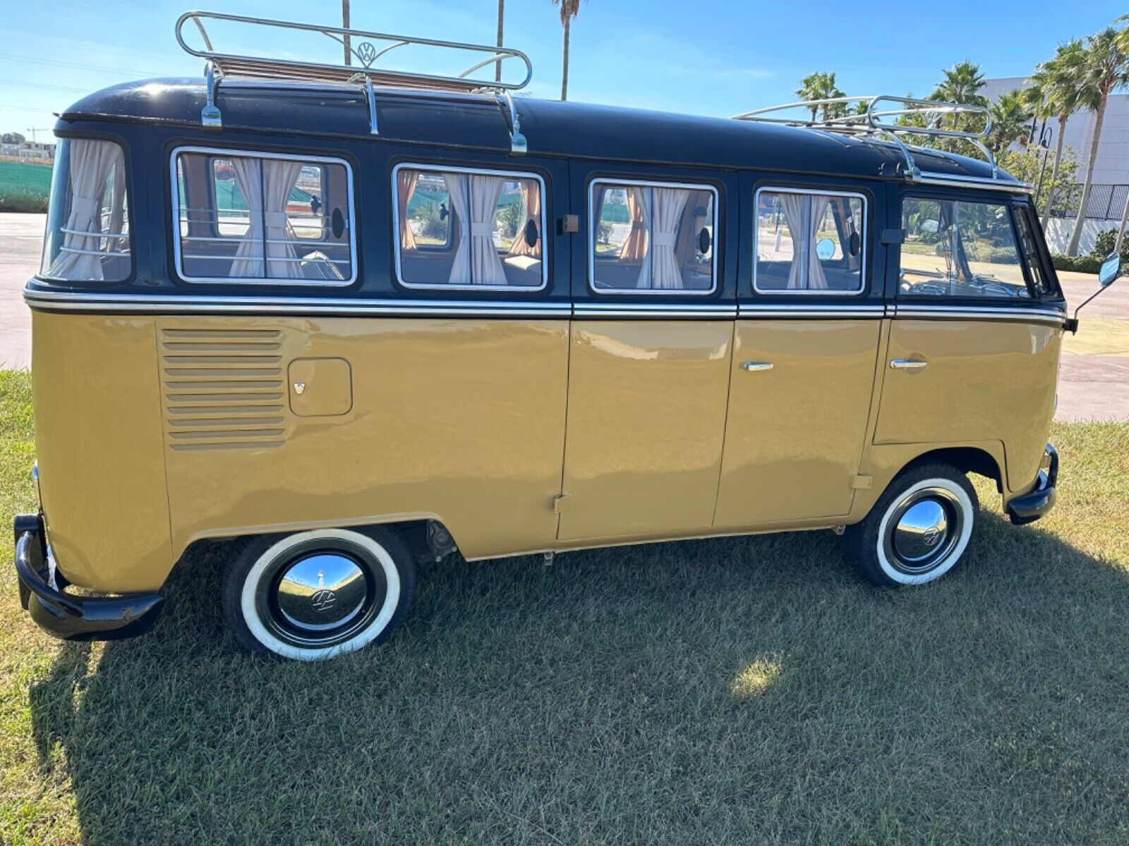 Volkswagen-BusVanagon-1972-10