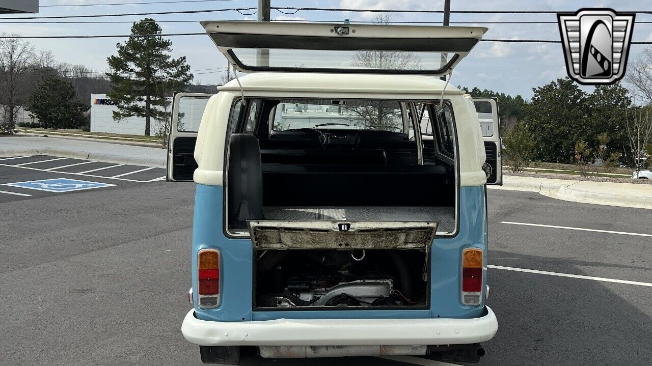 Volkswagen-BusVanagon-1972-11