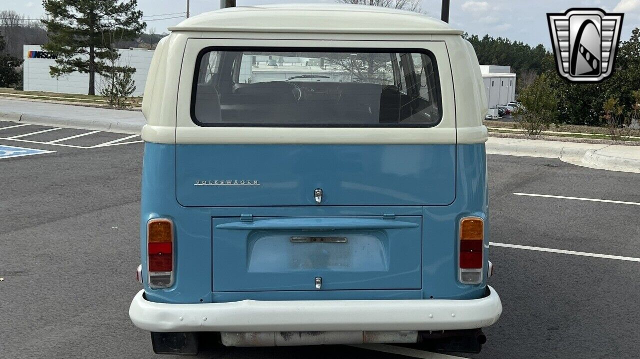 Volkswagen-BusVanagon-1972-4