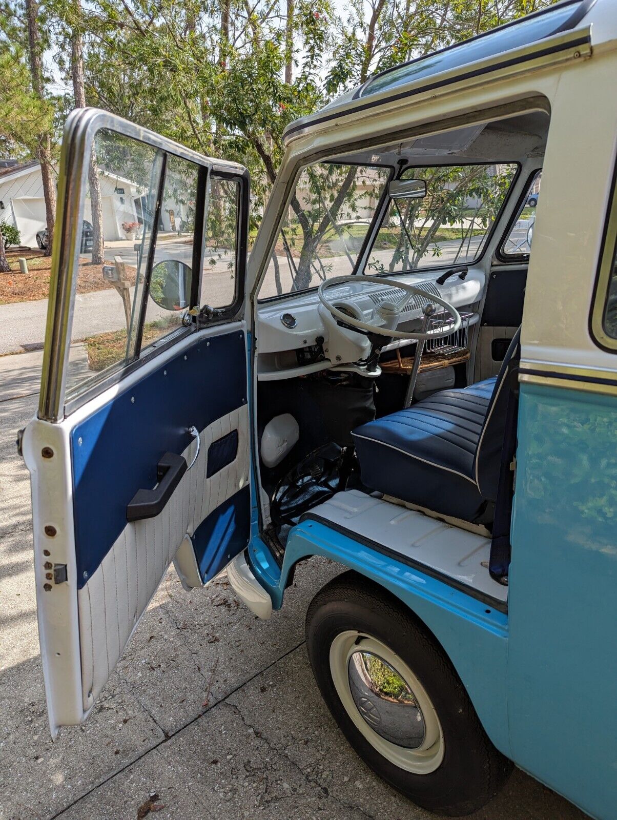 Volkswagen-BusVanagon-1974-11