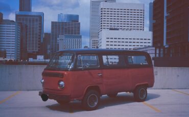 Volkswagen Bus/Vanagon  year1}