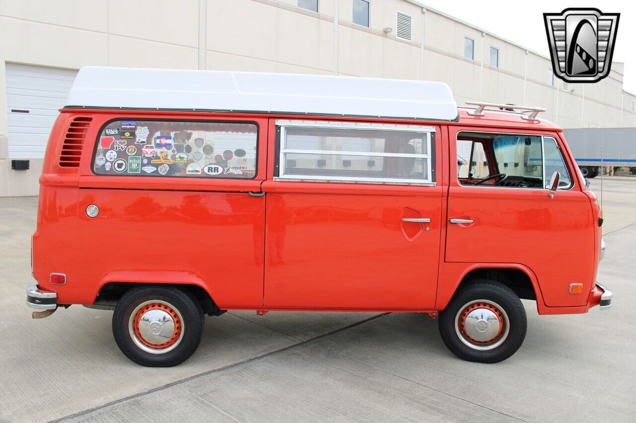 Volkswagen-BusVanagon-1974-39