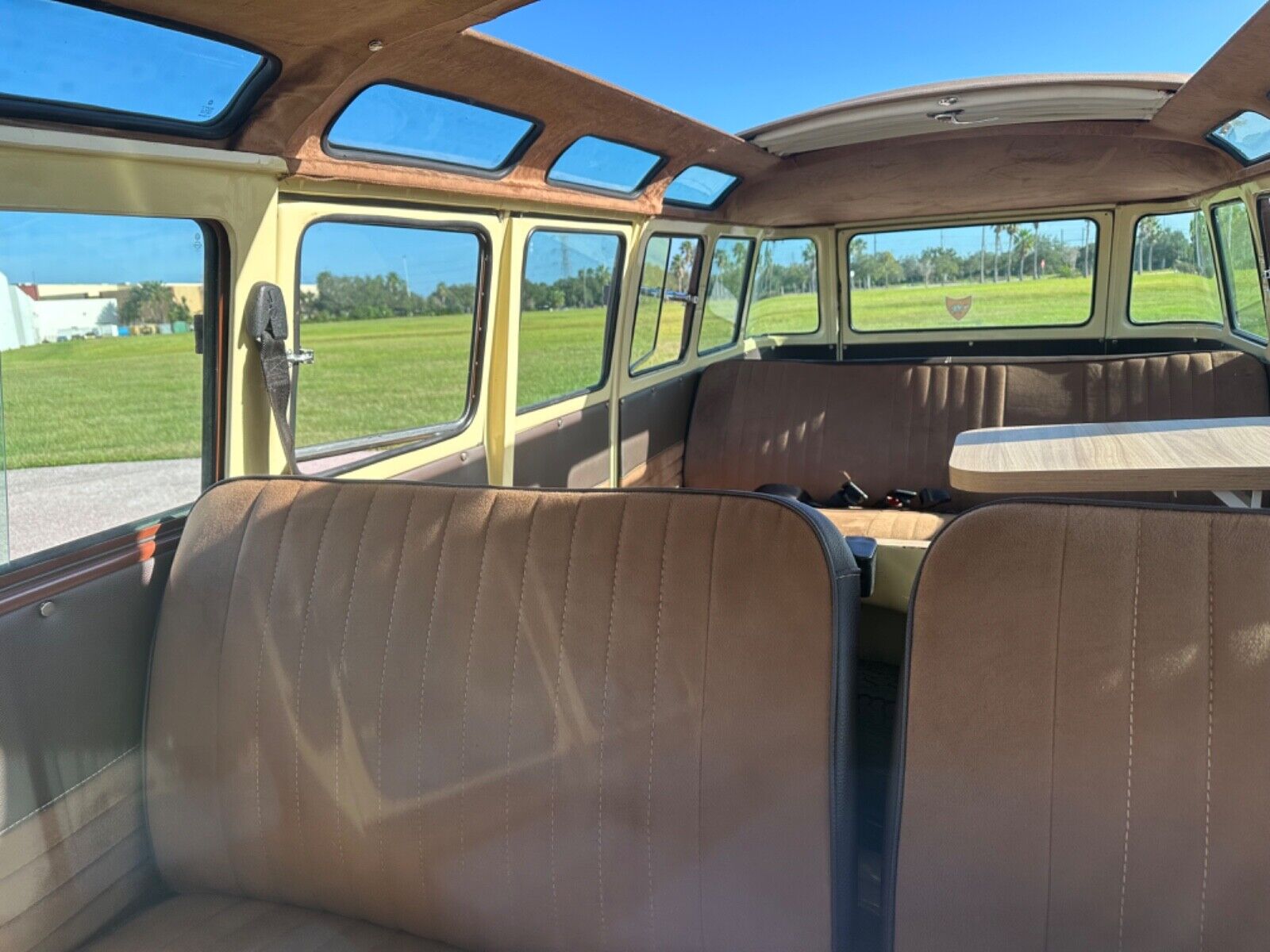 Volkswagen-BusVanagon-1975-13