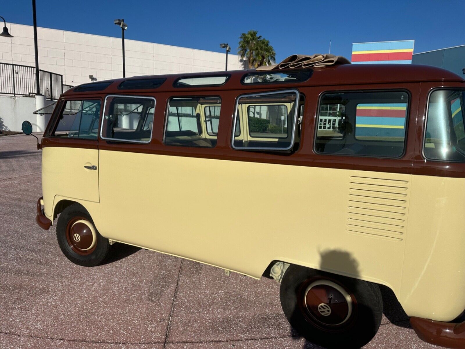 Volkswagen-BusVanagon-1975-6