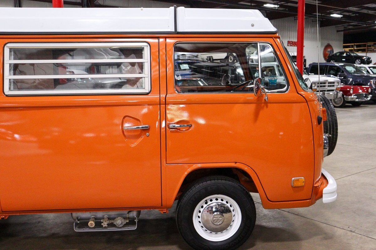 Volkswagen-BusVanagon-1975-9