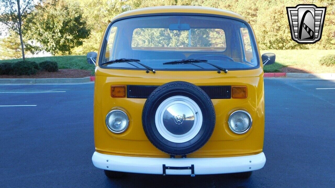 Volkswagen-BusVanagon-1980-10