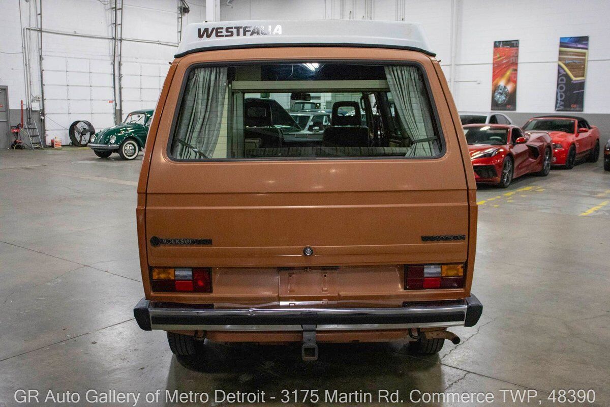 Volkswagen-BusVanagon-1984-4