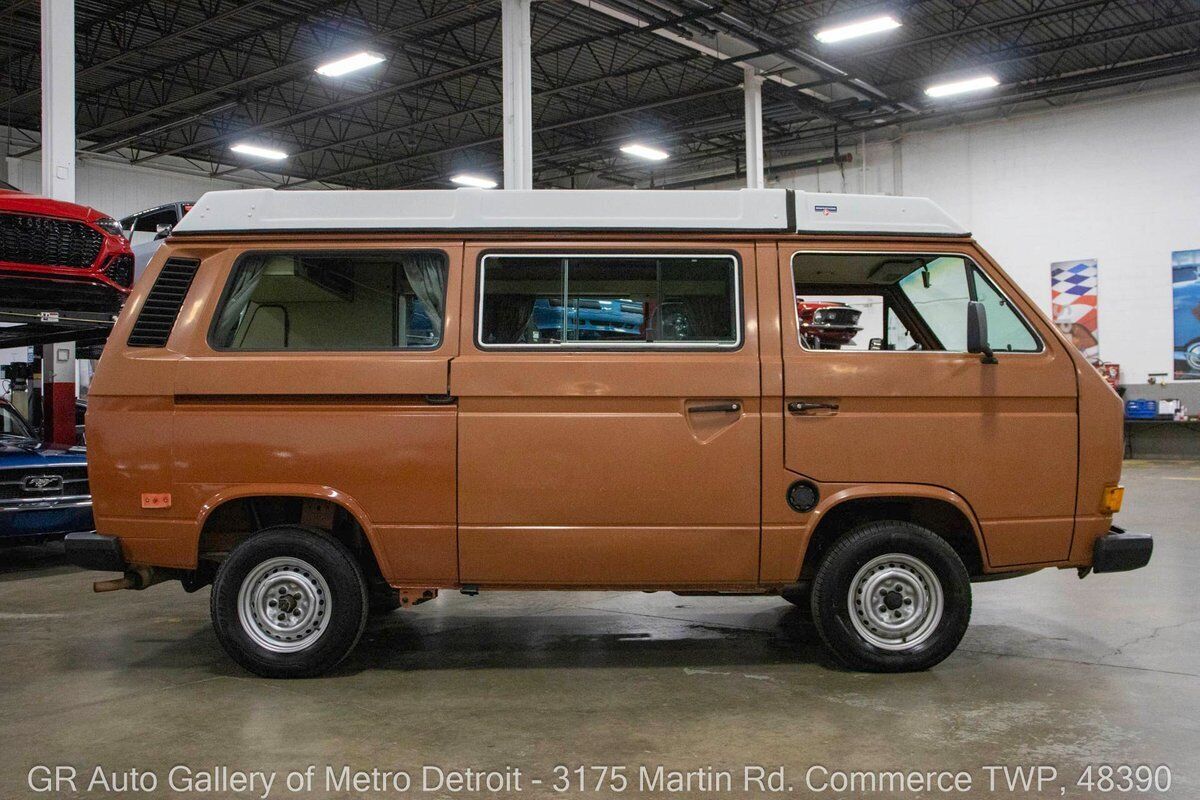 Volkswagen-BusVanagon-1984-7