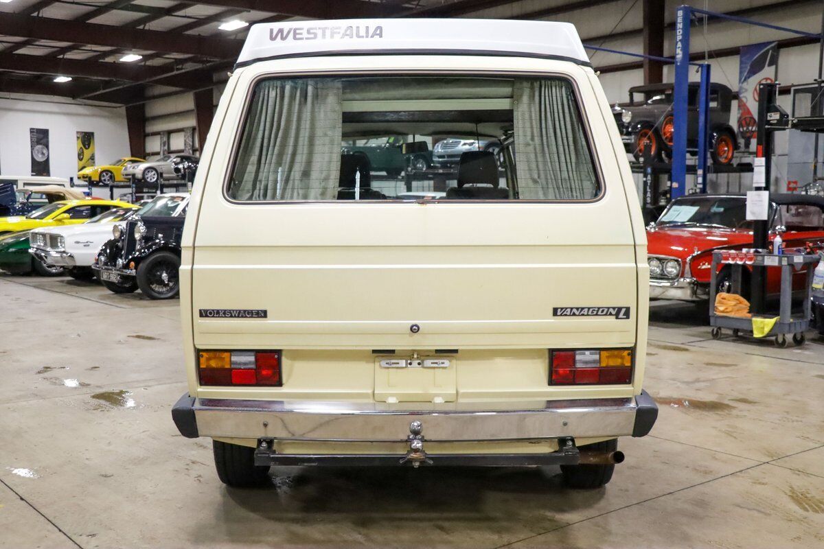 Volkswagen-BusVanagon-Van-1982-6