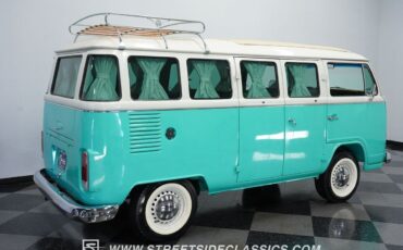 Volkswagen-BusVanagon-Van-1984-11