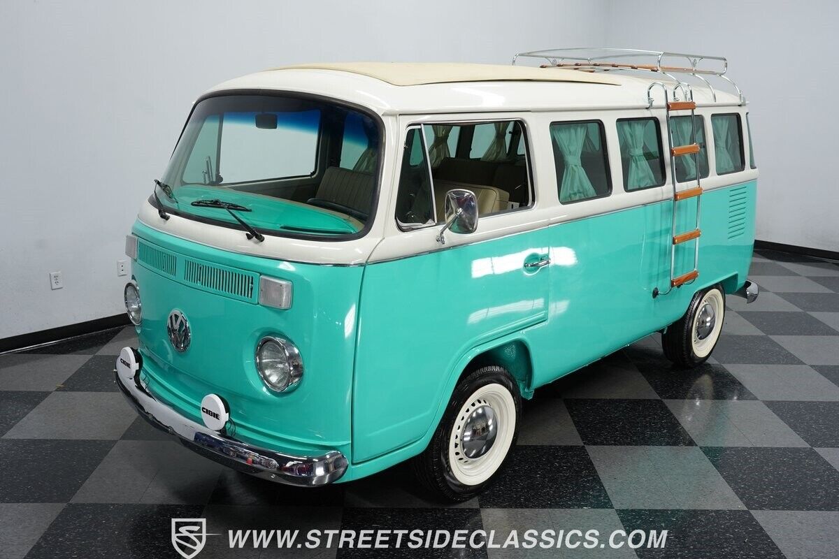 Volkswagen-BusVanagon-Van-1984-18