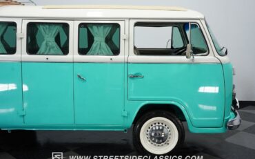 Volkswagen-BusVanagon-Van-1984-28