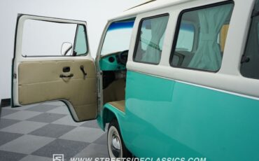 Volkswagen-BusVanagon-Van-1984-33