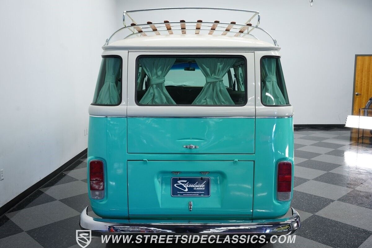 Volkswagen-BusVanagon-Van-1984-8