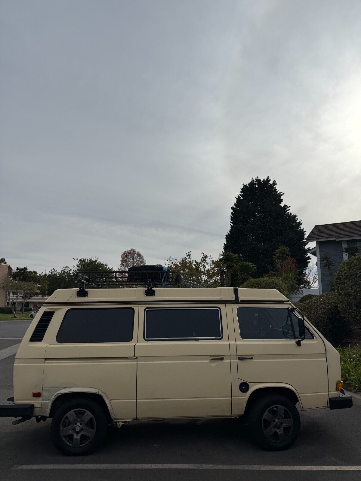 Volkswagen-BusVanagon-Van-1985-4