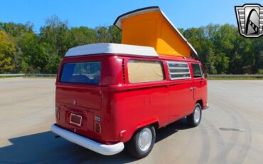 Volkswagen-Camper-Bus-1971-5