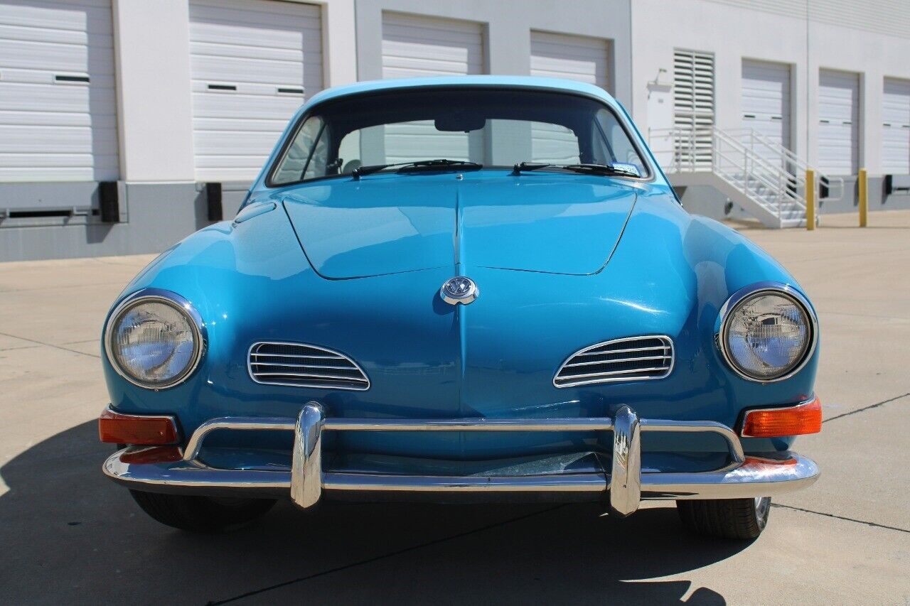 Volkswagen-Karmann-Ghia-1971-11