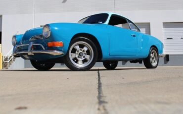 Volkswagen-Karmann-Ghia-1971-3