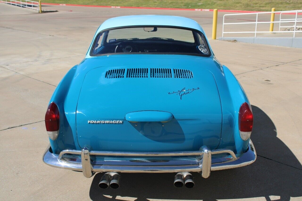 Volkswagen-Karmann-Ghia-1971-4