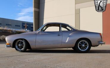 Volkswagen-Karmann-Ghia-1974-3