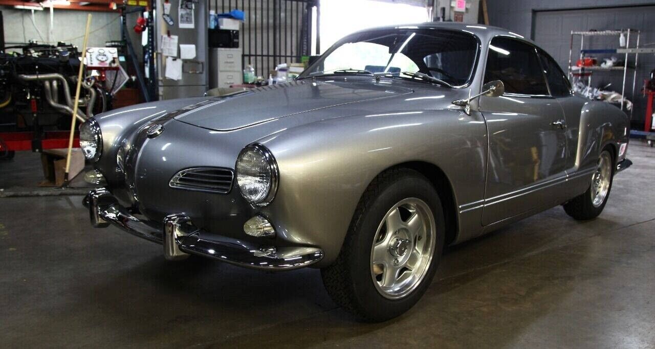 Volkswagen-Karmann-Ghia-Coupe-1965-29