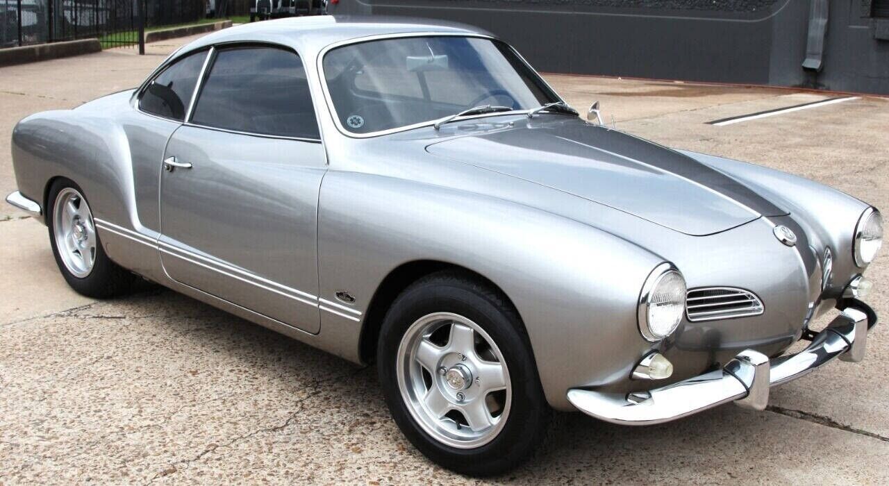 Volkswagen-Karmann-Ghia-Coupe-1965-37