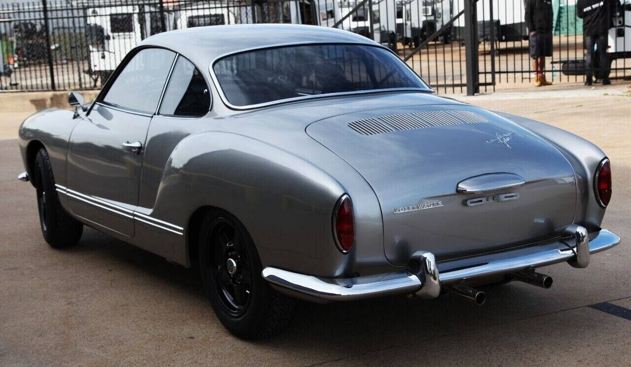 Volkswagen-Karmann-Ghia-Coupe-1965-7