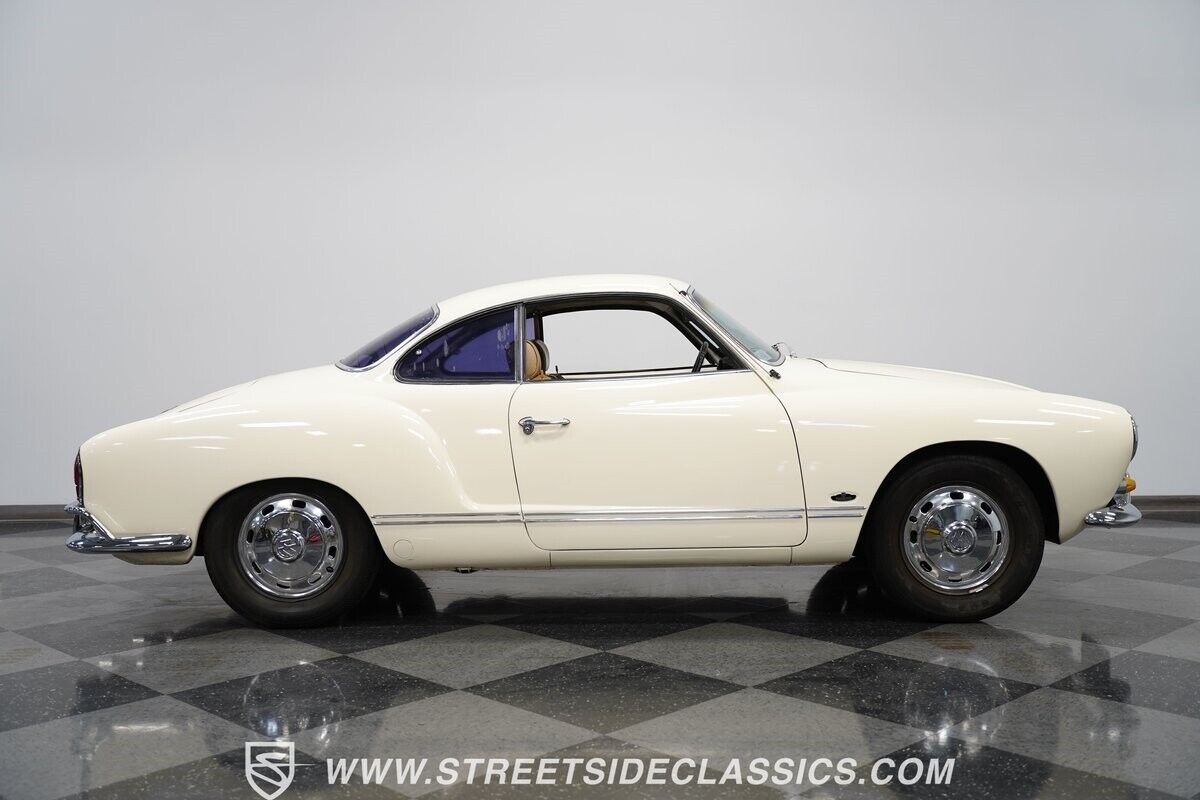 Volkswagen-Karmann-Ghia-Coupe-1966-10