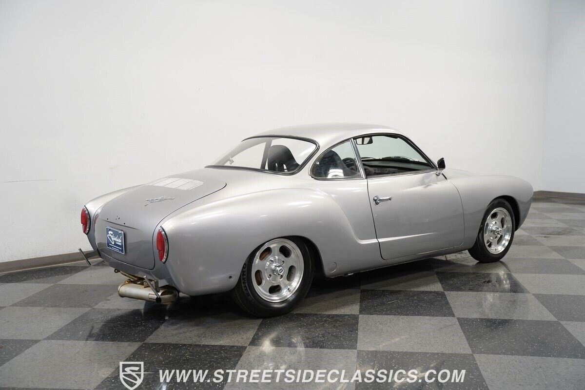 Volkswagen-Karmann-Ghia-Coupe-1966-11