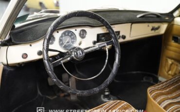 Volkswagen-Karmann-Ghia-Coupe-1966-4