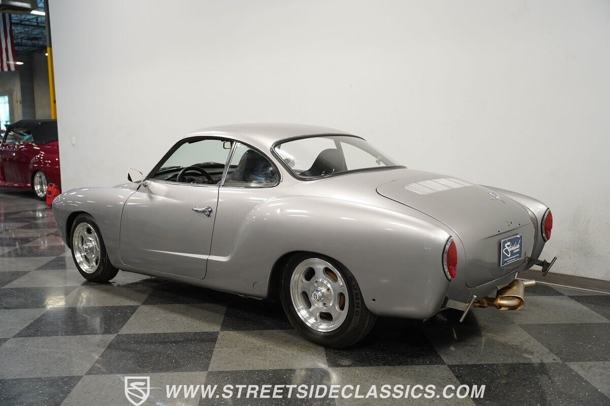 Volkswagen-Karmann-Ghia-Coupe-1966-7