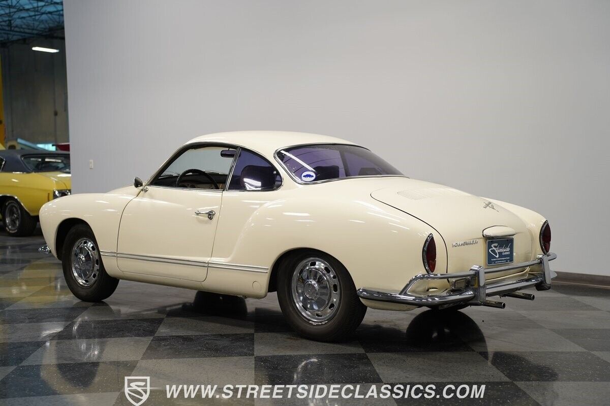 Volkswagen-Karmann-Ghia-Coupe-1966-7