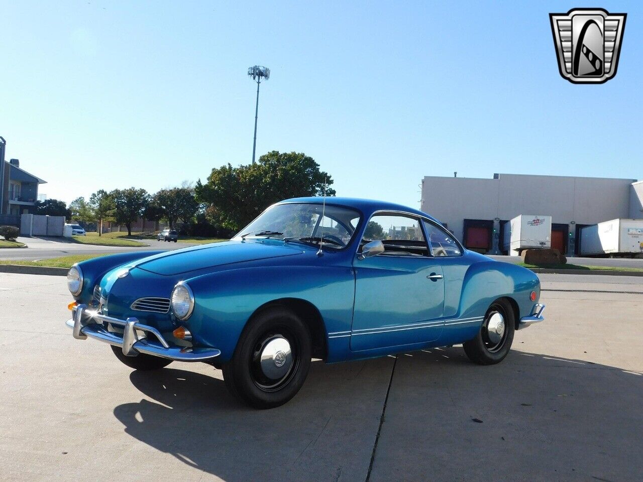 Volkswagen-Karmann-Ghia-Coupe-1969-2