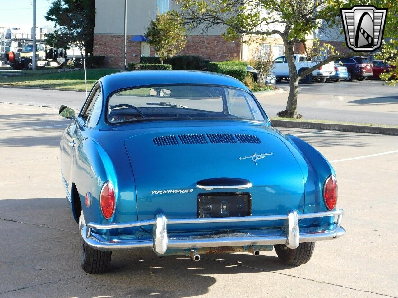 Volkswagen-Karmann-Ghia-Coupe-1969-5