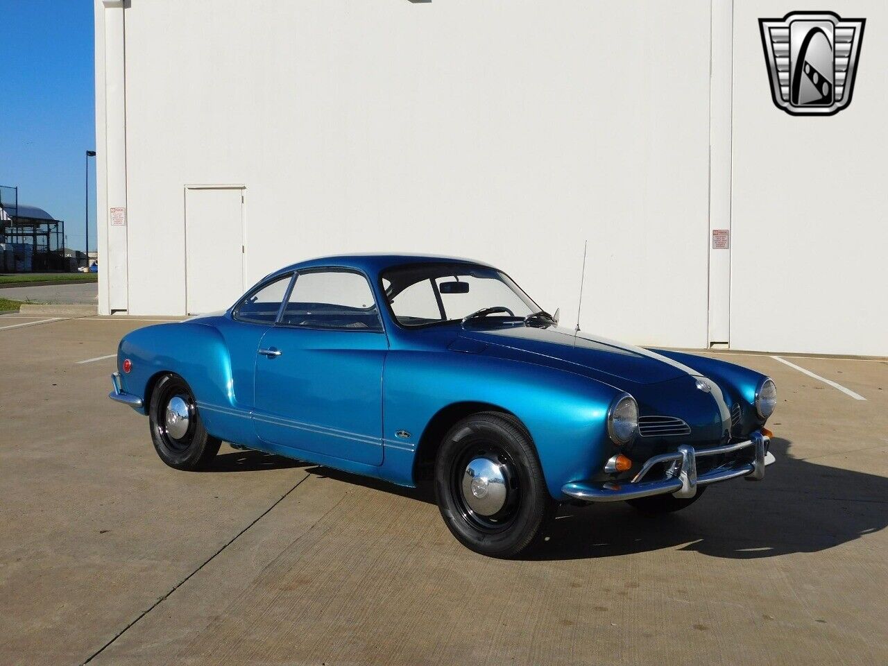 Volkswagen-Karmann-Ghia-Coupe-1969-9