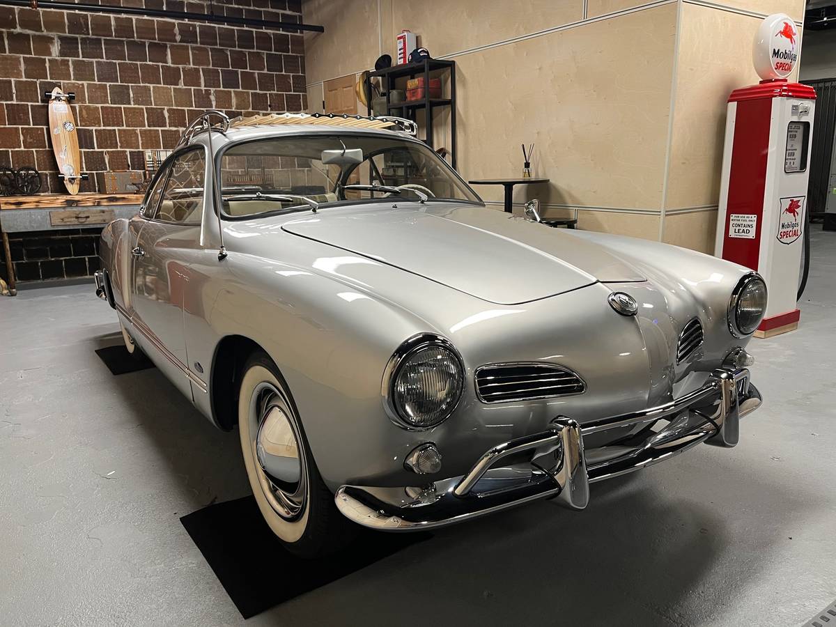 Volkswagen-Karmann-ghia-1961-12