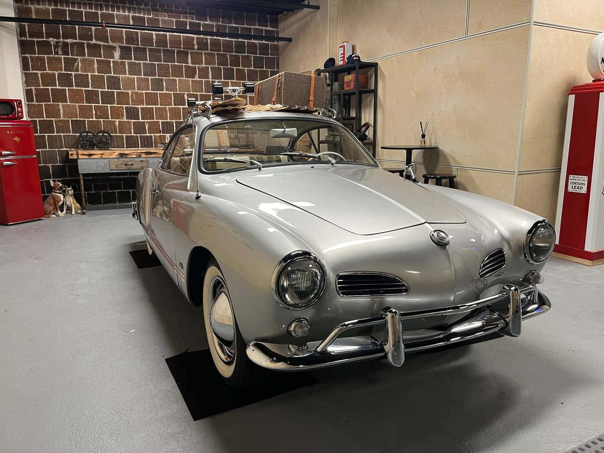 Volkswagen-Karmann-ghia-1961-8