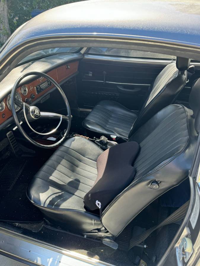 Volkswagen-Karmann-ghia-1970-5