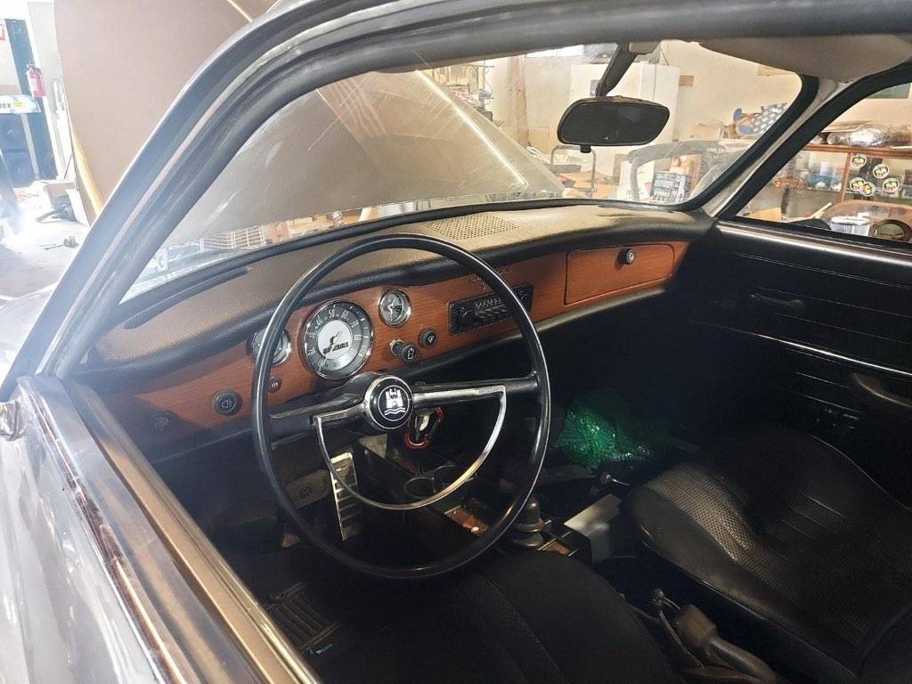 Volkswagen-Karmann-ghia-1970-8