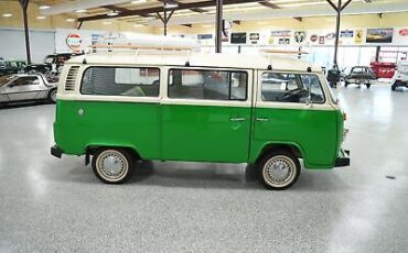 Volkswagen-Kombi-1979-3