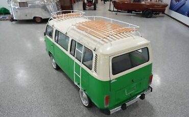 Volkswagen-Kombi-1979-5